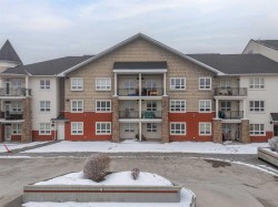 454-26 Val Gardena View SW Calgary, AB T3H 5Z5
