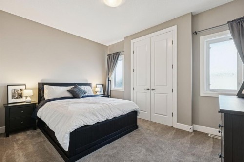 4804 21 Avenue Nw, Calgary, AB - Indoor Photo Showing Bedroom