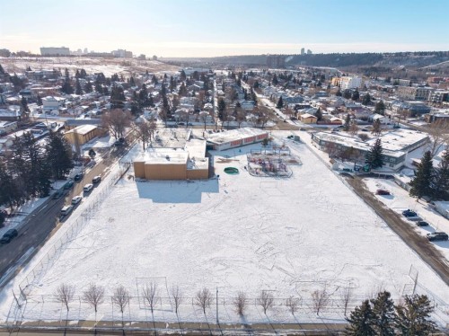4804 21 Avenue Nw, Calgary, AB - Outdoor With View