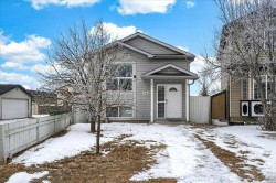 246 Martinvalley Mews NE Calgary, AB T3J 4W3