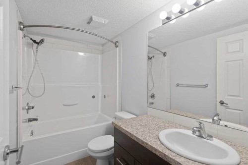 2208-279 Copperpond Common Se, Calgary, AB - Indoor Photo Showing Bathroom