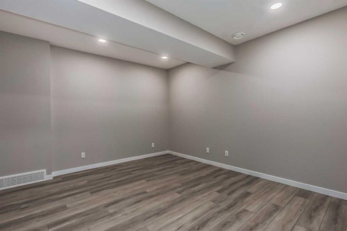 228 Walgrove Way Se, Calgary, AB - Indoor Photo Showing Other Room