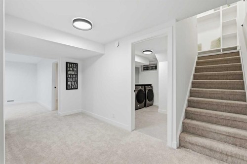 4904 Valiant Drive Nw, Calgary, AB - Indoor Photo Showing Other Room