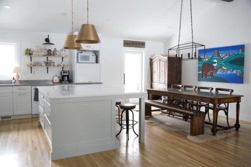 64 Hartford Road Nw, Calgary, AB - Indoor Photo Showing Other Room