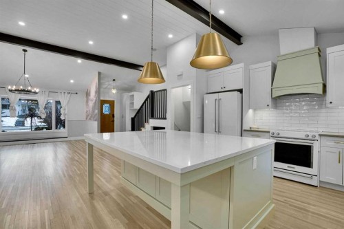 64 Hartford Road Nw, Calgary, AB - Indoor Photo Showing Kitchen With Upgraded Kitchen