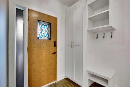 64 Hartford Road Nw, Calgary, AB - Indoor Photo Showing Other Room