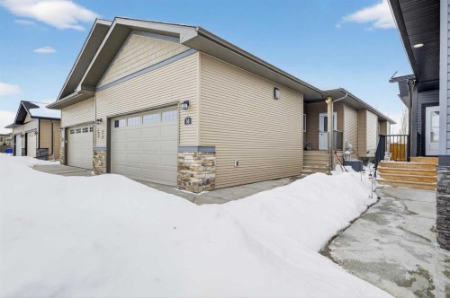 14 Violet Close, Olds, AB - Outdoor