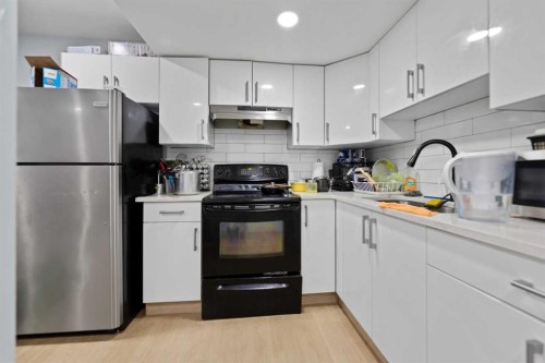 102 Martin Crossing Grove Ne, Calgary, AB - Indoor Photo Showing Kitchen
