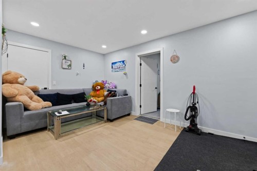 102 Martin Crossing Grove Ne, Calgary, AB - Indoor