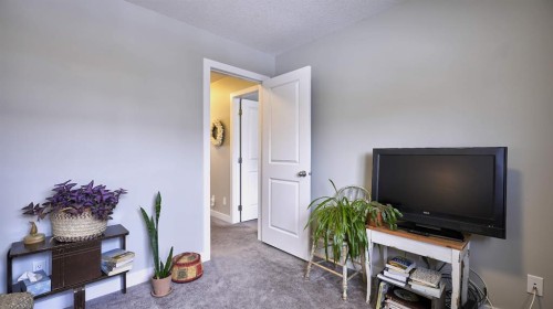 135 Reunion Loop Nw, Airdrie, AB - Indoor