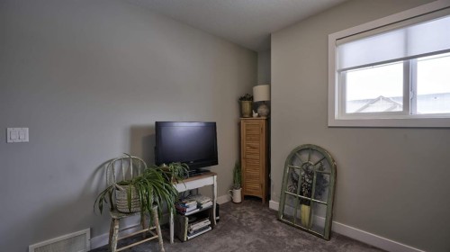 135 Reunion Loop Nw, Airdrie, AB - Indoor