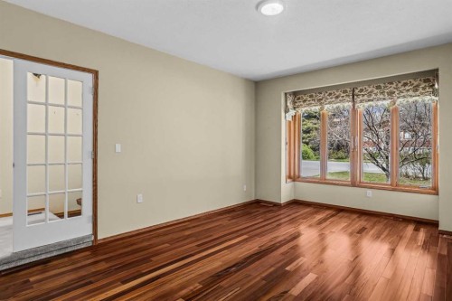 933 15Th Street, Canmore, AB - Indoor Photo Showing Other Room