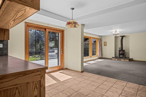 933 15Th Street, Canmore, AB - Indoor Photo Showing Other Room