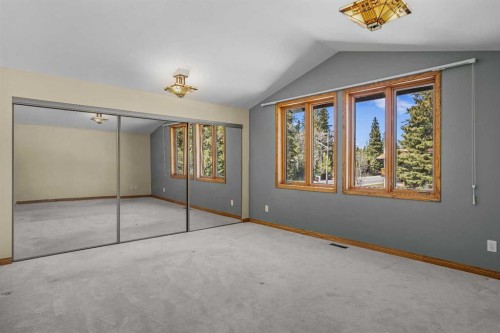 933 15Th Street, Canmore, AB - Indoor Photo Showing Other Room