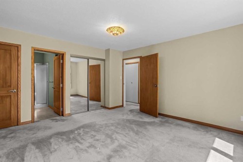 933 15Th Street, Canmore, AB - Indoor Photo Showing Other Room