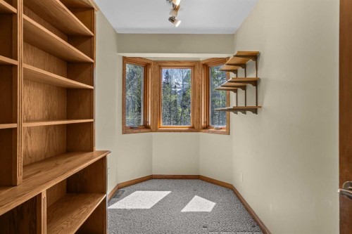 933 15Th Street, Canmore, AB - Indoor