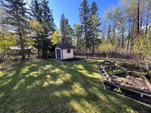 933 15Th Street, Canmore, AB - Outdoor