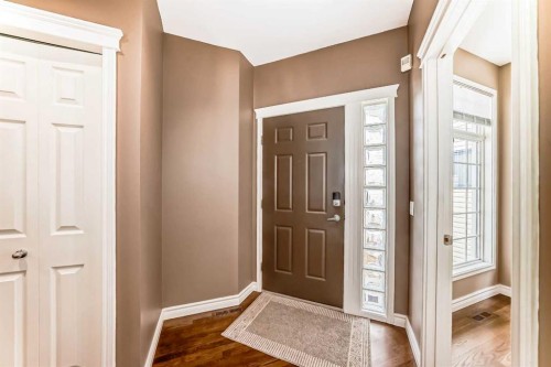 8535 33 Avenue Nw, Calgary, AB - Indoor Photo Showing Other Room