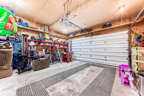 8535 33 Avenue Nw, Calgary, AB - Indoor Photo Showing Garage