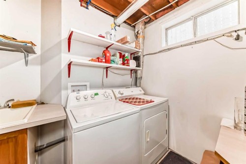 8535 33 Avenue Nw, Calgary, AB - Indoor Photo Showing Laundry Room