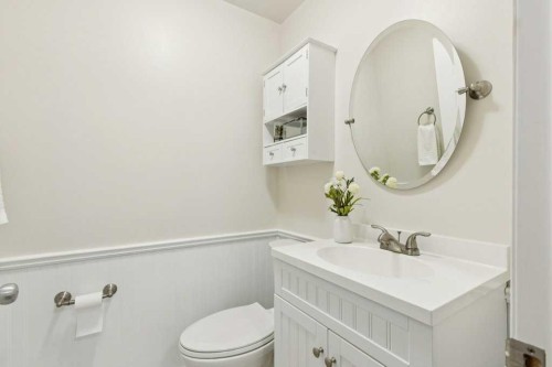 232 Oakmere Place, Chestermere, AB - Indoor Photo Showing Bathroom