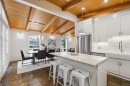 2623 Glenmount Drive Sw, Calgary, AB  - Indoor Photo Showing Kitchen With Upgraded Kitchen 