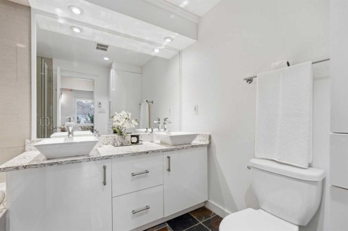 2623 Glenmount Drive Sw, Calgary, AB - Indoor Photo Showing Bathroom