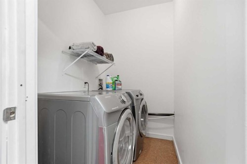 2623 Glenmount Drive Sw, Calgary, AB - Indoor Photo Showing Laundry Room