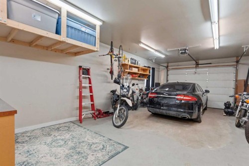 2623 Glenmount Drive Sw, Calgary, AB - Indoor Photo Showing Garage