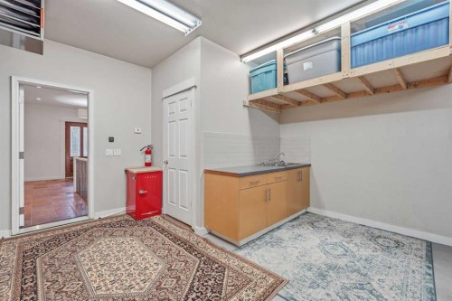 2623 Glenmount Drive Sw, Calgary, AB - Indoor Photo Showing Other Room