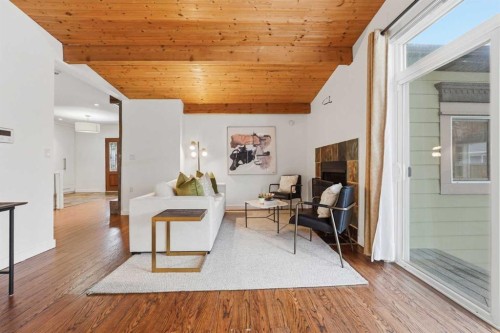 2623 Glenmount Drive Sw, Calgary, AB - Indoor Photo Showing Other Room