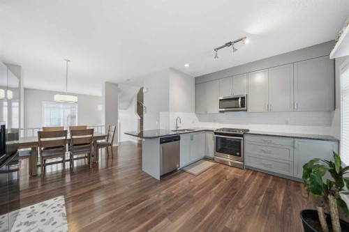 43 Sage Bluff Circle Nw, Calgary, AB - Indoor Photo Showing Kitchen With Upgraded Kitchen