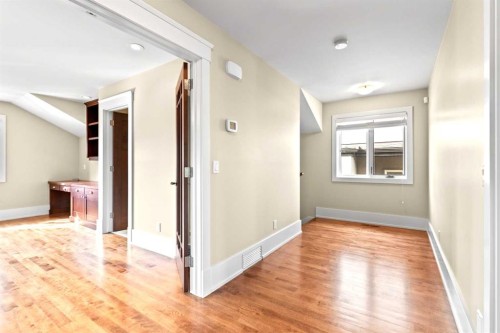 1428 2A Street Nw, Calgary, AB - Indoor Photo Showing Other Room