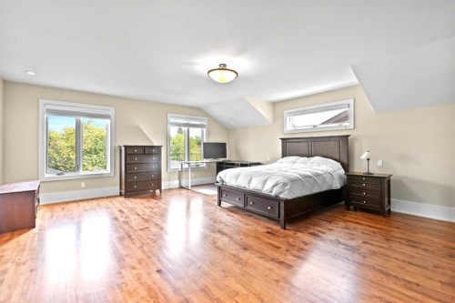 1428 2A Street Nw, Calgary, AB - Indoor Photo Showing Bedroom