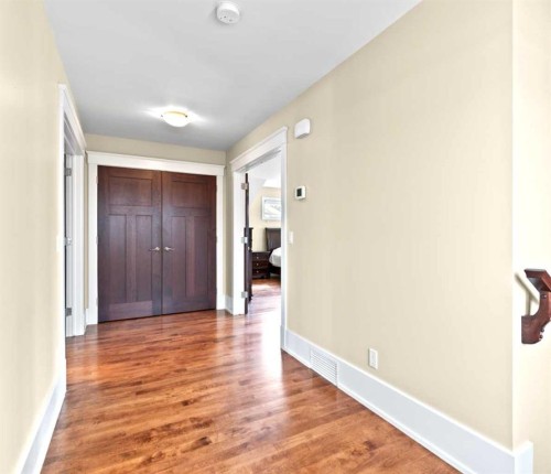 1428 2A Street Nw, Calgary, AB - Indoor Photo Showing Other Room