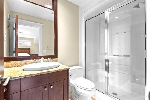 1428 2A Street Nw, Calgary, AB - Indoor Photo Showing Bathroom