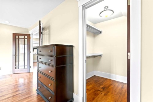 1428 2A Street Nw, Calgary, AB - Indoor Photo Showing Other Room