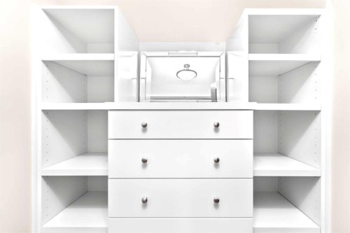 1428 2A Street Nw, Calgary, AB - Indoor With Storage