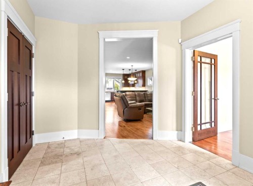 1428 2A Street Nw, Calgary, AB - Indoor Photo Showing Other Room