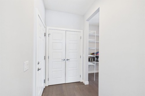 29 Evansglen Place Nw, Calgary, AB - Indoor Photo Showing Other Room