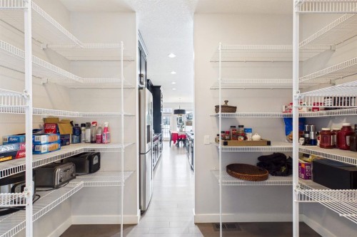29 Evansglen Place Nw, Calgary, AB - Indoor With Storage