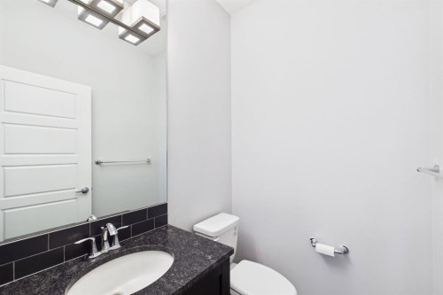 29 Evansglen Place Nw, Calgary, AB - Indoor Photo Showing Bathroom