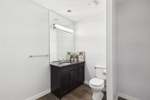 29 Evansglen Place Nw, Calgary, AB - Indoor Photo Showing Bathroom