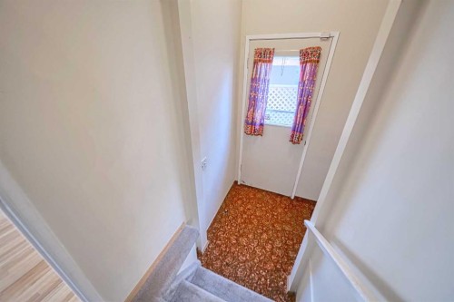 616 Dalmeny Hill Nw, Calgary, AB - Indoor Photo Showing Other Room