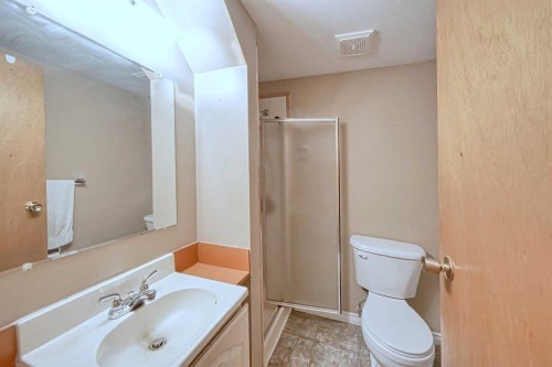 616 Dalmeny Hill Nw, Calgary, AB - Indoor Photo Showing Bathroom