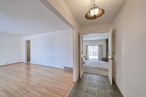 616 Dalmeny Hill Nw, Calgary, AB - Indoor Photo Showing Other Room