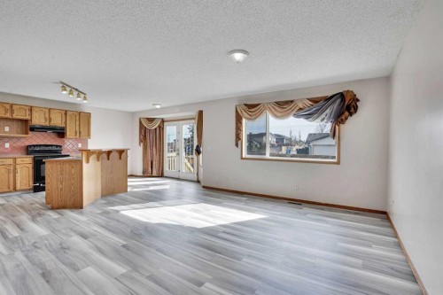 17 Taracove Crescent Ne, Calgary, AB - Indoor Photo Showing Other Room