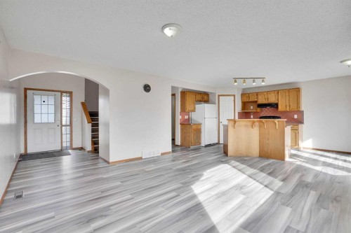 17 Taracove Crescent Ne, Calgary, AB - Indoor Photo Showing Kitchen