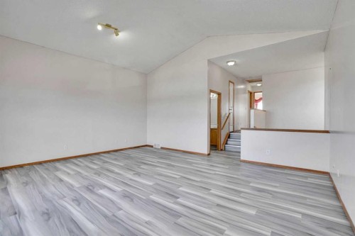 17 Taracove Crescent Ne, Calgary, AB - Indoor Photo Showing Other Room