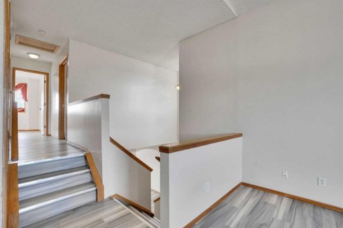 17 Taracove Crescent Ne, Calgary, AB - Indoor Photo Showing Other Room